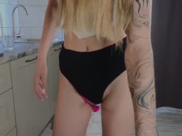 webcam girl anitaholmes cam babe image #129910