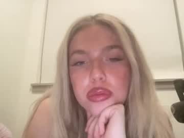 webcam girl emabluee2 cam babe image #175404