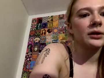 webcam girl krisprbrks cam babe image #44217