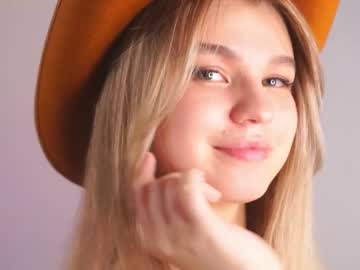 webcam girl aryanalarsen cam babe image #55476