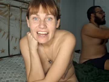 webcam couple robynnandthebatman cam babe image #87423