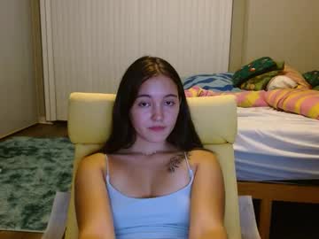 webcam girl emma_peaches18 cam babe image #130426