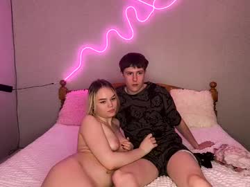 webcam couple ember_heart cam babe image #189755
