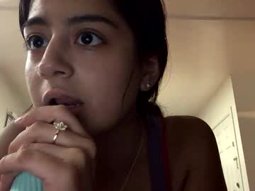 webcam girl sweetiebabyneedsmilkk cam babe image #190820